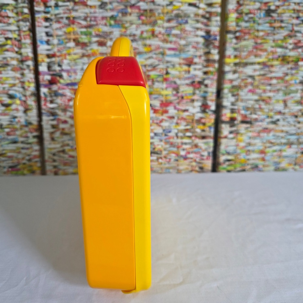LEGO Yellow Plastic Storage Carrying Case Organizer with Red Latches Handle - Picture 15 of 16